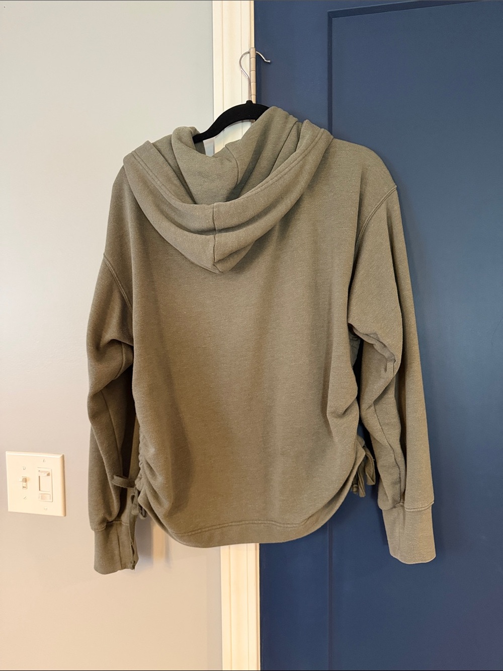 aerie Olive Hoodie Pullover ruched sides very cute - Picture 3 of 4